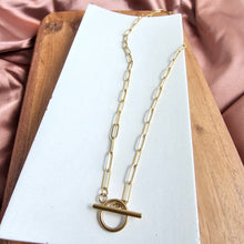 Load image into Gallery viewer, Luxe Gold Paper Clip Chain - 16"