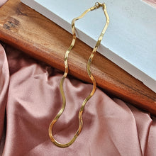 Load image into Gallery viewer, Luxe Gold Delicate Herringbone Chain - 16"