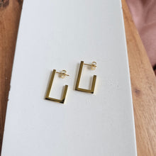 Load image into Gallery viewer, Luxe Gold Goldi Hoops
