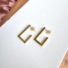 Load image into Gallery viewer, Luxe Gold Goldi Hoops