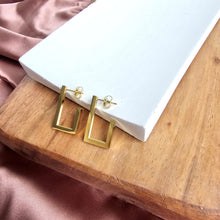 Load image into Gallery viewer, Luxe Gold Goldi Hoops