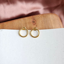 Load image into Gallery viewer, Luxe Gold Oriana Studs - Medium