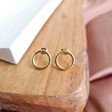 Load image into Gallery viewer, Luxe Gold Oriana Studs - Medium
