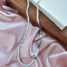 Load image into Gallery viewer, Luxe Silver Herringbone Chain - 20"