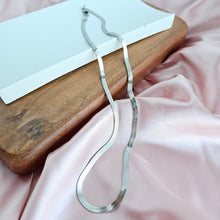 Load image into Gallery viewer, Luxe Silver Herringbone Chain - 20"