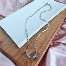Load image into Gallery viewer, Luxe Silver Delicate Herringbone Chain - 18"