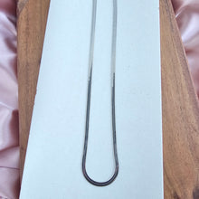 Load image into Gallery viewer, Luxe Silver Delicate Herringbone Chain - 18"