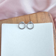 Load image into Gallery viewer, Luxe Silver Oriana Studs - Medium