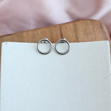Load image into Gallery viewer, Luxe Silver Oriana Studs - Medium