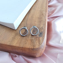Load image into Gallery viewer, Luxe Silver Oriana Studs - Medium