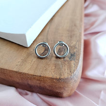 Load image into Gallery viewer, Luxe Silver Oriana Studs - Medium