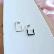 Load image into Gallery viewer, Luxe Silver Goldi Hoops