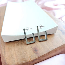 Load image into Gallery viewer, Luxe Silver Goldi Hoops