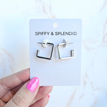 Load image into Gallery viewer, Luxe Silver Kamora Hoops