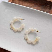 Load image into Gallery viewer, Flora Hoops - Cream