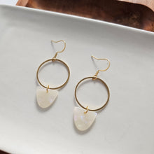 Load image into Gallery viewer, Iris Earrings - Iridescent