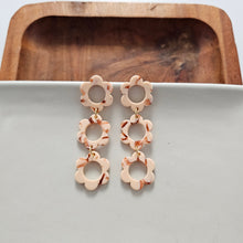 Load image into Gallery viewer, Delilah Earrings - Peach