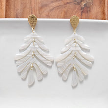 Load image into Gallery viewer, Palm Earrings - Seashell