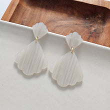 Load image into Gallery viewer, Ariel Earrings - Seashell