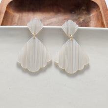 Load image into Gallery viewer, Ariel Earrings - Seashell