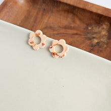 Load image into Gallery viewer, Flower Studs - Peach