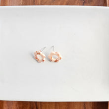 Load image into Gallery viewer, Flower Studs - Peach