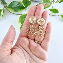 Load image into Gallery viewer, Lily Earrings - Daffodil