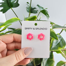 Load image into Gallery viewer, Flower Studs - Hot pink