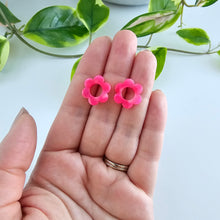 Load image into Gallery viewer, Flower Studs - Hot pink