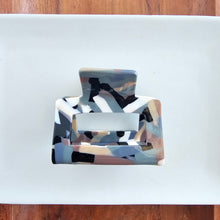 Load image into Gallery viewer, Carly Hair Claw - Camo