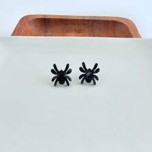 Load image into Gallery viewer, Spider Studs - Black