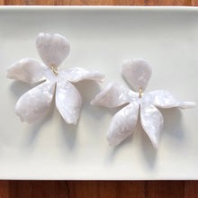 Load image into Gallery viewer, Jasmine Earrings - Pearl