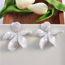Load image into Gallery viewer, Jasmine Earrings - Pearl