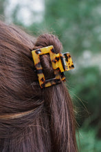 Load image into Gallery viewer, Carly Hair Claw - Tortoise