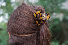 Load image into Gallery viewer, Carly Hair Claw - Tortoise