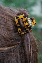 Load image into Gallery viewer, Carly Hair Claw - Tortoise