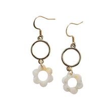 Load image into Gallery viewer, Poppy Earrings - Cream