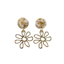 Load image into Gallery viewer, Lily Earrings - Daffodil