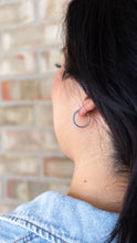 Load image into Gallery viewer, Luxe Tatum Hoops - Silver