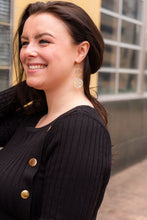 Load image into Gallery viewer, Layla Earrings - Gold Flake