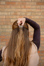Load image into Gallery viewer, Carly Hair Claw - Giraffe