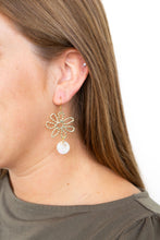 Load image into Gallery viewer, Maisy Earrings - Cream
