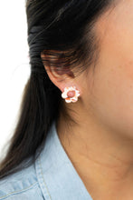 Load image into Gallery viewer, Flower Studs - Peach
