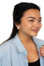 Load image into Gallery viewer, Flower Studs - Peach