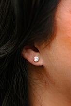 Load image into Gallery viewer, Luxe Kya Studs - Gold