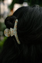 Load image into Gallery viewer, Callie Hair Claw - Champagne Mint
