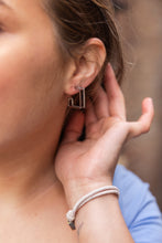 Load image into Gallery viewer, Luxe Silver Kamora Hoops