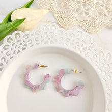 Load image into Gallery viewer, Flora Hoops - Lilac Quartz