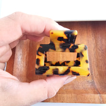 Load image into Gallery viewer, Carly Hair Claw - Tortoise