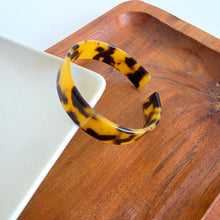 Load image into Gallery viewer, Brynn Bracelet - Tortoise - Standard
